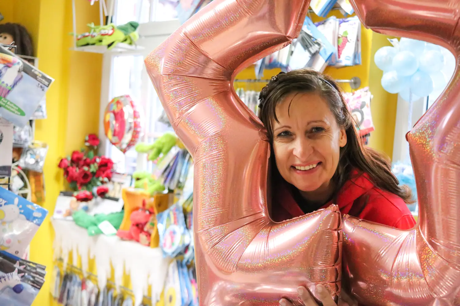 Ballon Moments - Dekoration -  Ballonladen mit bunter Dekoration und Blumen